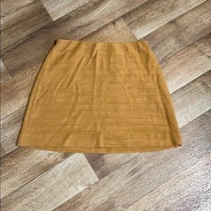 A - Line Mini Skirt 💛